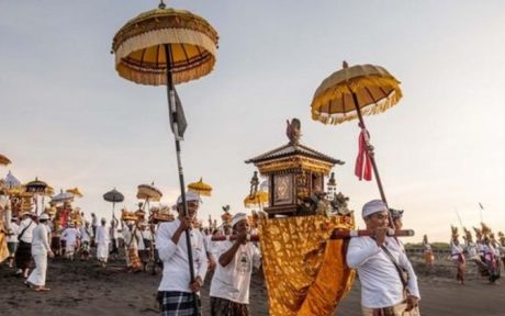 Upacara Melasti di Bali