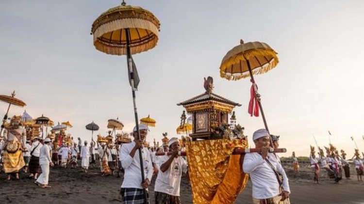 Upacara Melasti di Bali
