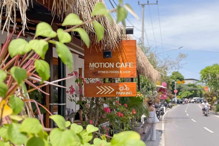 Suasana dan Konsep Motion Cafe Bali