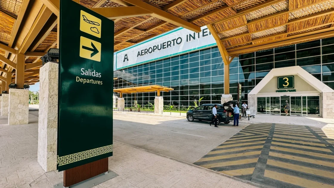 United Airlines Hentikan Seluruh Penerbangan ke Bandara Tulum
