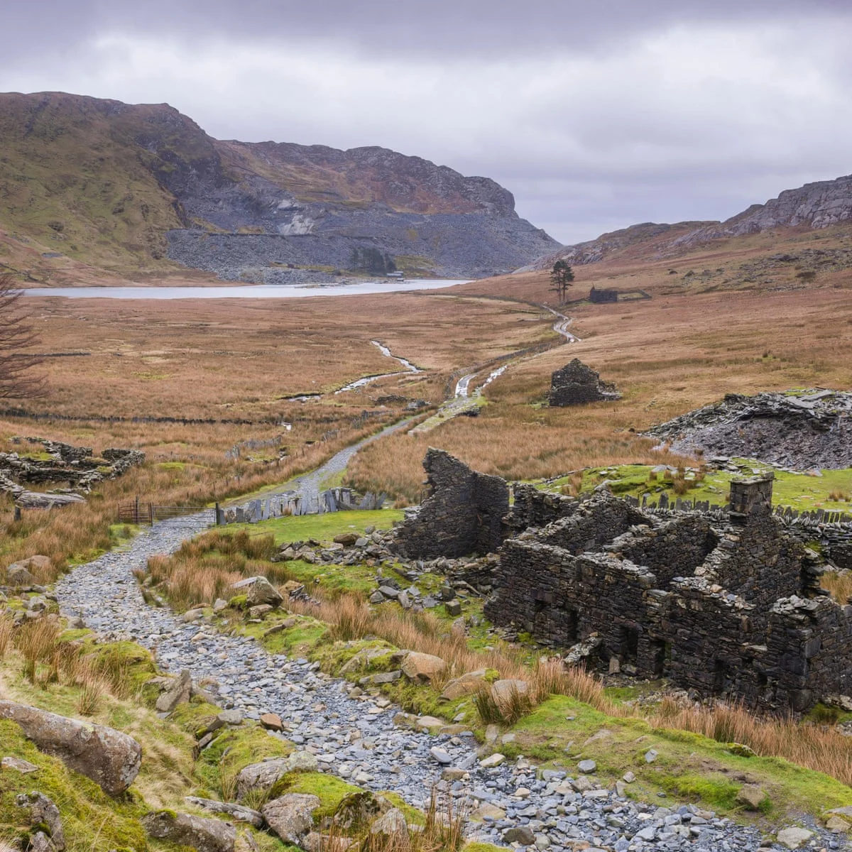 Menelusuri Jalur Bekas Tambang Sabak di Snowdonia Wales