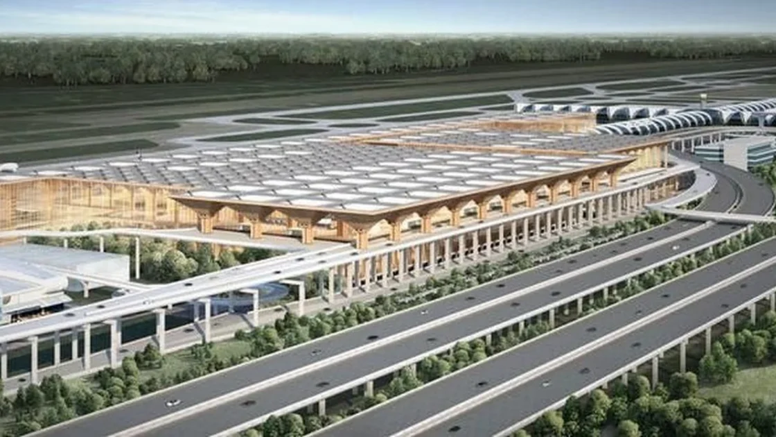 Landasan Pacu Bandara Suvarnabhumi Ambles, Pesawat China Airlines Terjebak