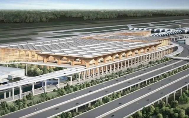 Landasan Pacu Bandara Suvarnabhumi Ambles, Pesawat China Airlines Terjebak