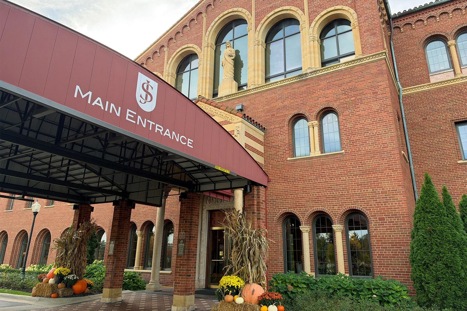 Saint John’s Resort, Hotel di Michigan yang Donasikan Keuntungan