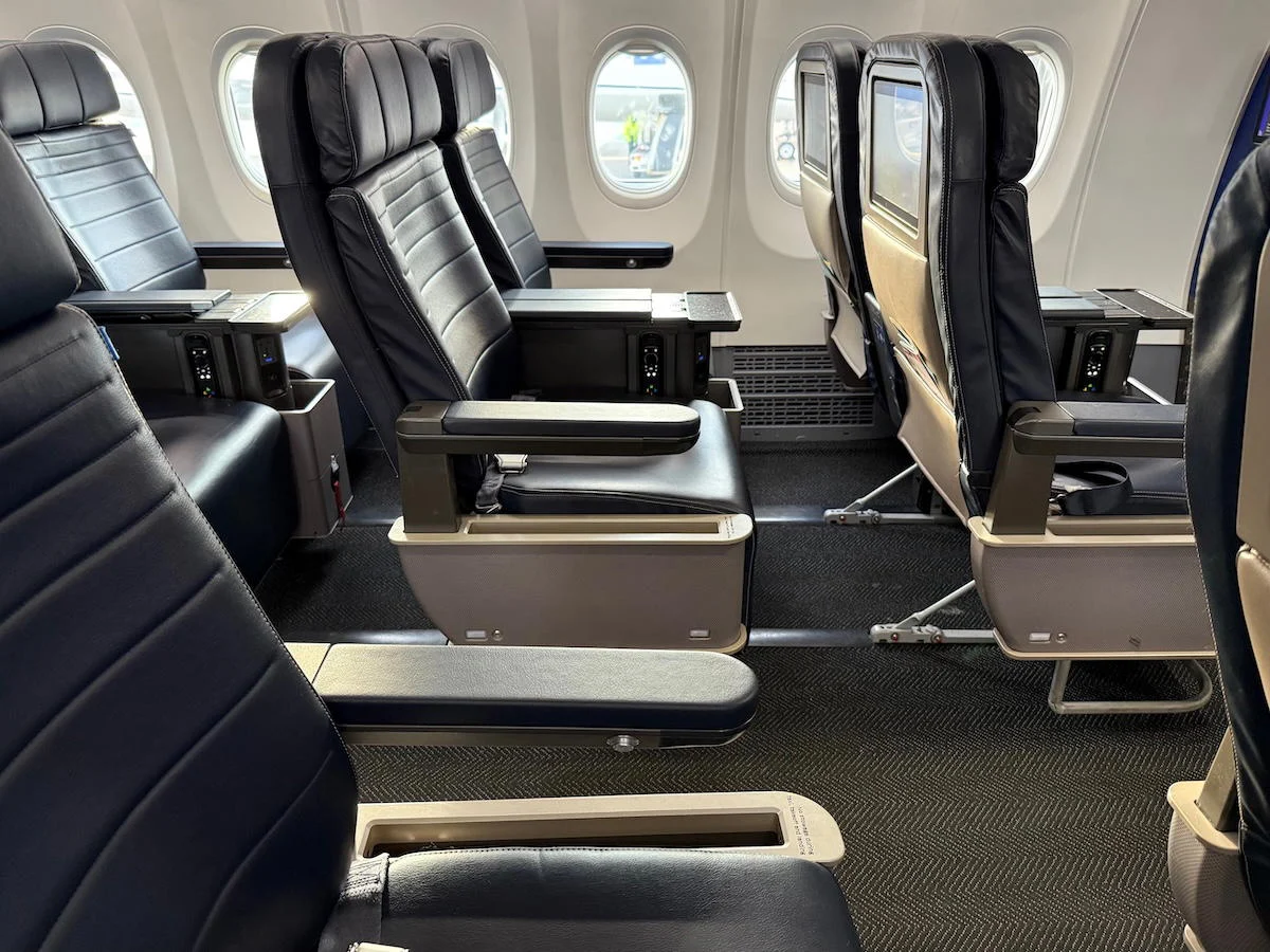 United Airlines Rilis Tiket First Class Domestik Hemat