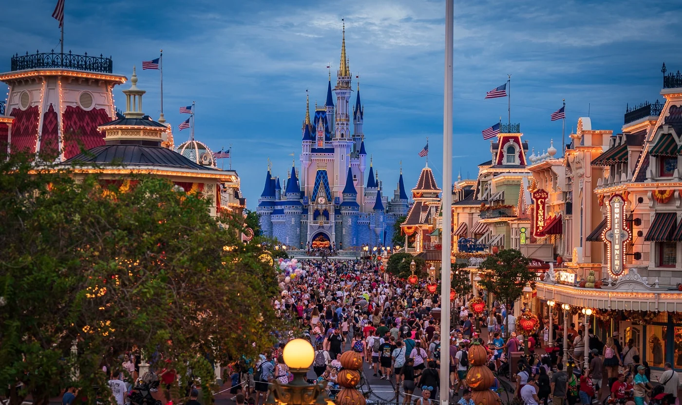Laporan TEA 2025: Kehadiran Disney World Turun Tipis