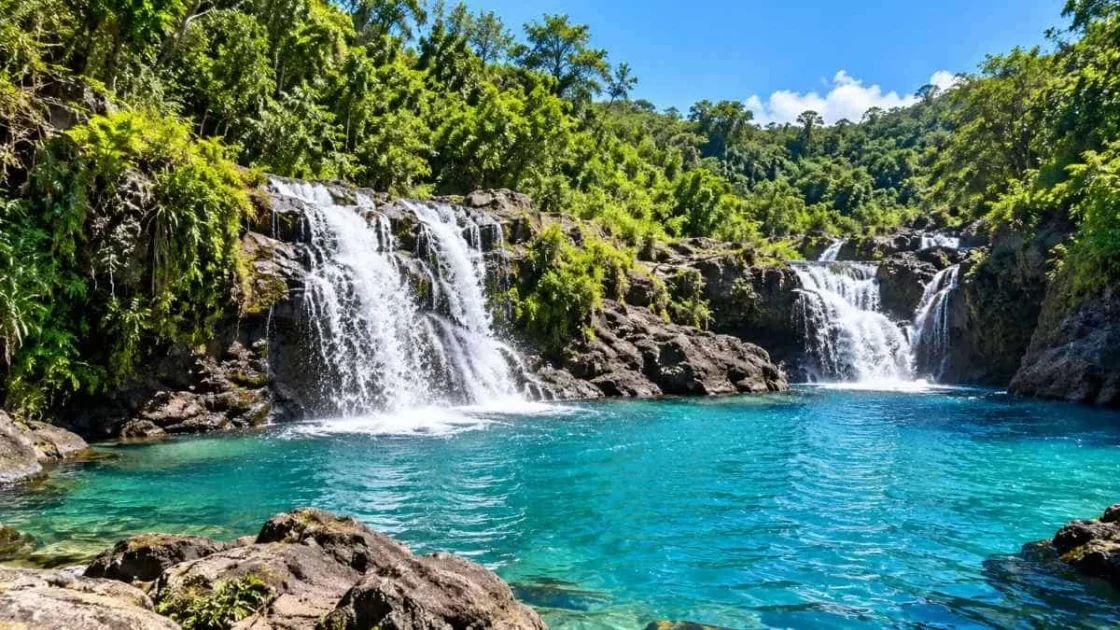 Pesona Air Terjun Tersembunyi Eau Bleue di Mauritius